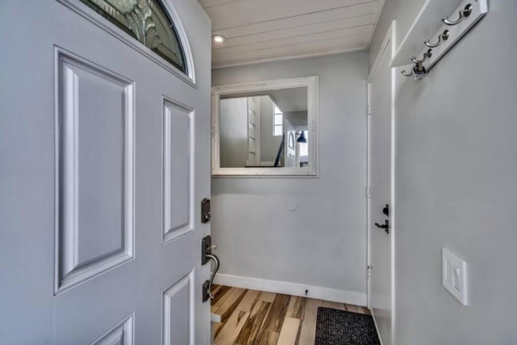 Sea House At Sea Shore - 4 Bedroom 3 Bath - 14 Ppl * San Diego